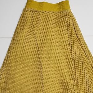 🤑2/$10 EUC Knee-length mustard layered skirt